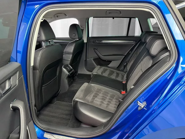 Škoda Superb 2.0 TDI DSG STYLE PLUS, DCC, A - foto 11