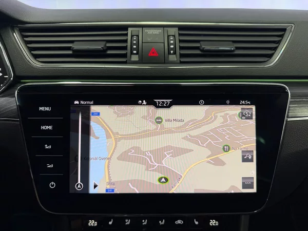Škoda Superb 2.0 TDI DSG STYLE PLUS, DCC, A - foto 13