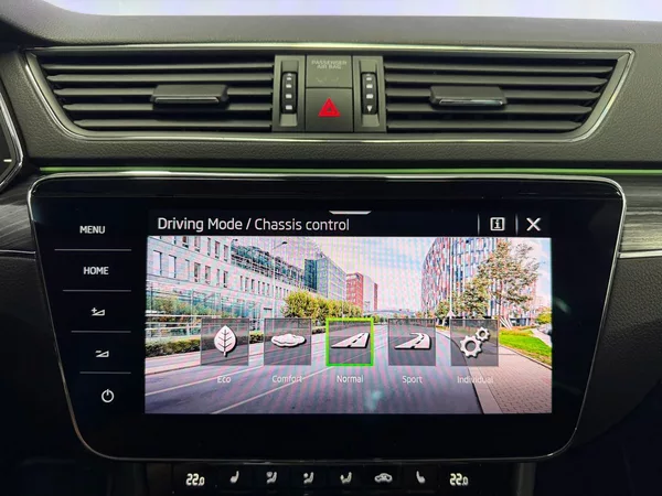 Škoda Superb 2.0 TDI DSG STYLE PLUS, DCC, A - foto 15