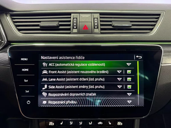 Škoda Superb 2.0 TDI DSG STYLE PLUS, DCC, A - foto 18