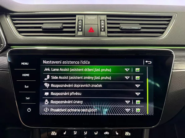 Škoda Superb 2.0 TDI DSG STYLE PLUS, DCC, A - foto 19