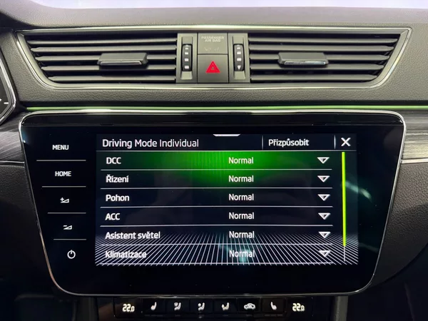 Škoda Superb 2.0 TDI DSG STYLE PLUS, DCC, A - foto 20