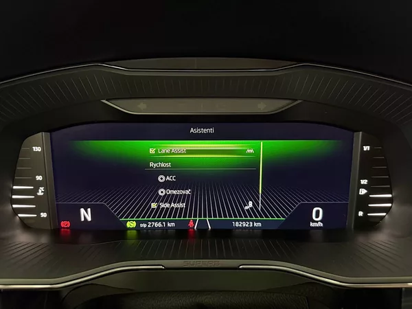 Škoda Superb 2.0 TDI DSG STYLE PLUS, DCC, A - foto 21