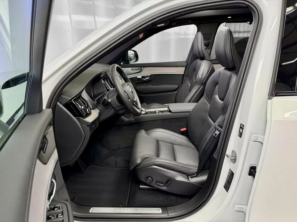 Volvo XC90 B5 AWD PLUS DARK PREMIUM, PANO - foto 10