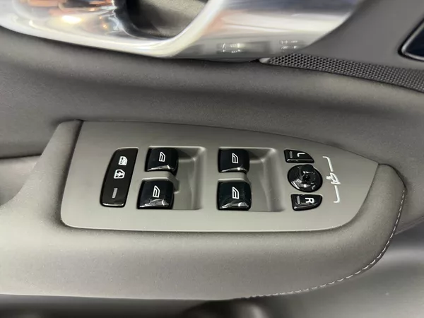 Volvo XC90 B5 AWD PLUS DARK PREMIUM, PANO - foto 28