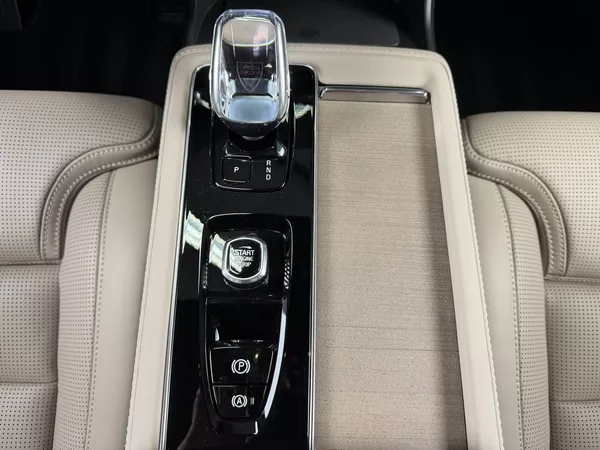 Volvo XC90 T8 AWD DARK PLUS, CHARCOAL, VZ - foto 24