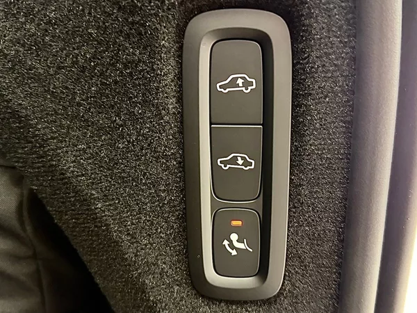 Volvo XC90 T8 AWD DARK PLUS, CHARCOAL, VZ - foto 29