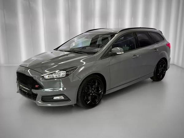 Ford Focus 2.0L 184KW ECOBOOST ST, RECARO