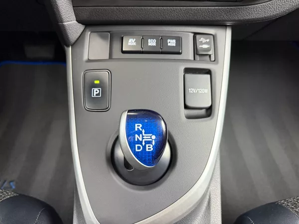 Toyota Auris 1.8 HYBRID e-CVT TS STYLE, KEY - foto 15