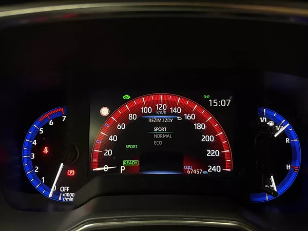 Toyota Corolla 1.8 Hybrid e-CVT COMFORT, ACC, - foto 17