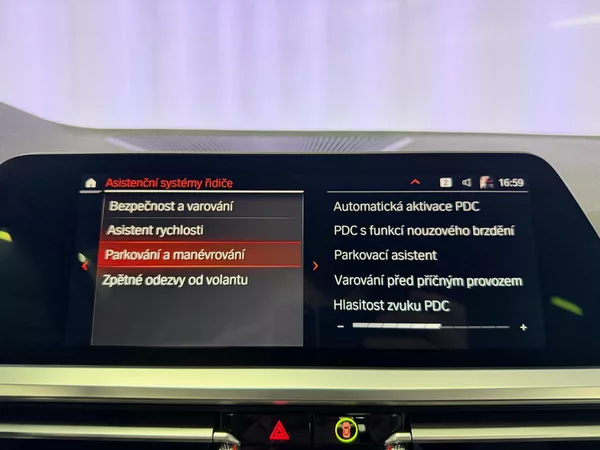 BMW Řada 3 340i xDrive, HUD, HARMAN/KARDO - foto 18