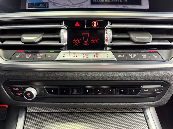 BMW Řada 3 340i xDrive, HUD, HARMAN/KARDO - foto 22