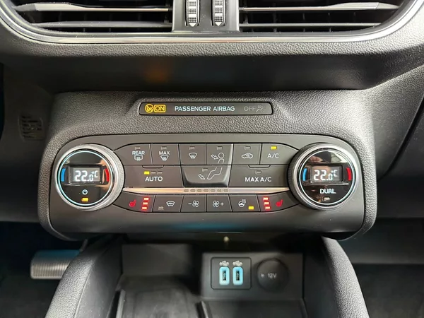 Ford Focus 1.5TDCi ECO BLUE A/T TITANIUM, - foto 17