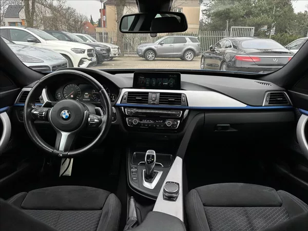 BMW Řada 3 330d GT M-Paket xDrive - foto 12