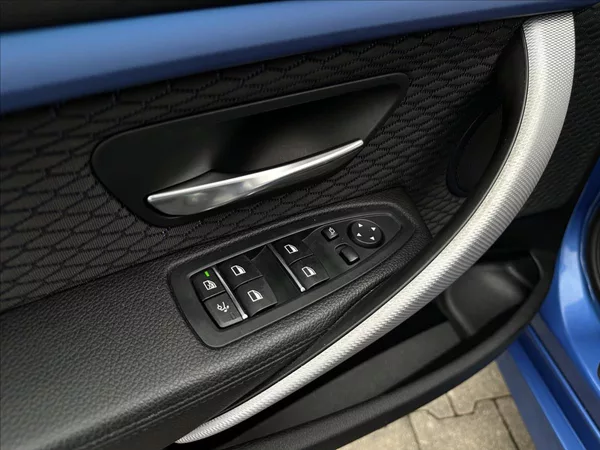 BMW Řada 3 330d GT M-Paket xDrive - foto 26
