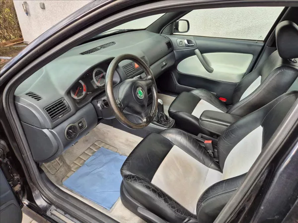 Škoda Octavia 1,8 Turbo RS 163T/Km !! - foto 11