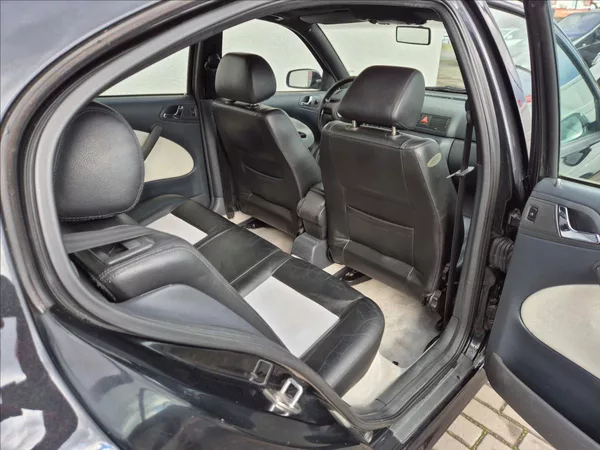 Škoda Octavia 1,8 Turbo RS 163T/Km !! - foto 16
