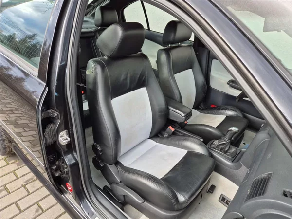 Škoda Octavia 1,8 Turbo RS 163T/Km !! - foto 19