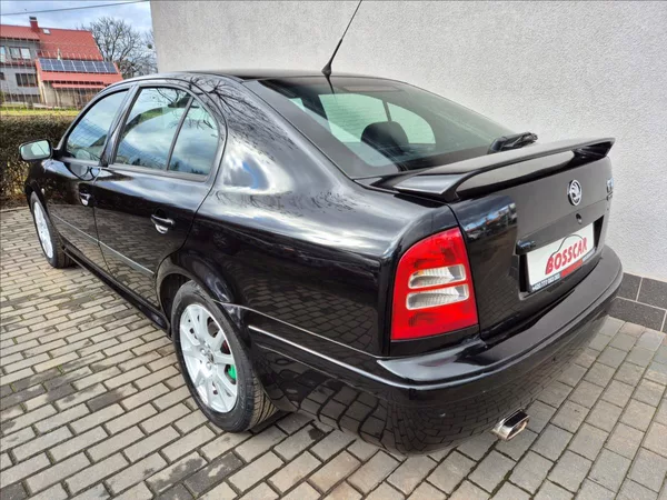 Škoda Octavia 1,8 Turbo RS 163T/Km !! - foto 4