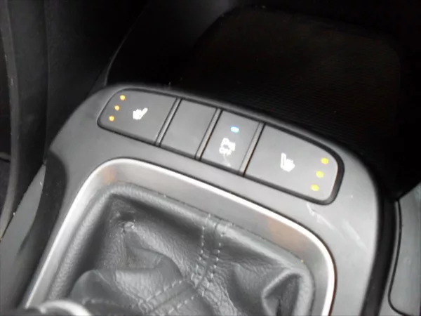 Hyundai Santa Fe 2,2 CRDi Premium 4WD Manuál!! - foto 24