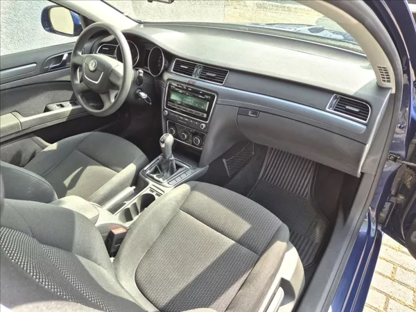 Škoda Superb 1,4 TSi 92Kw Klima ESP PDC - foto 24