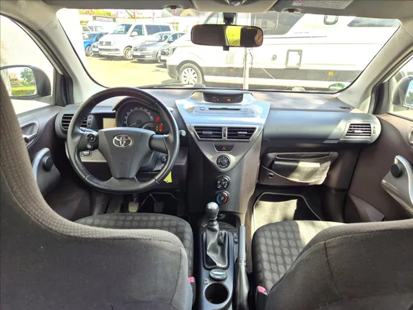 Toyota iQ 1,0 i 50Kw Klima Webasto ALU - foto 21