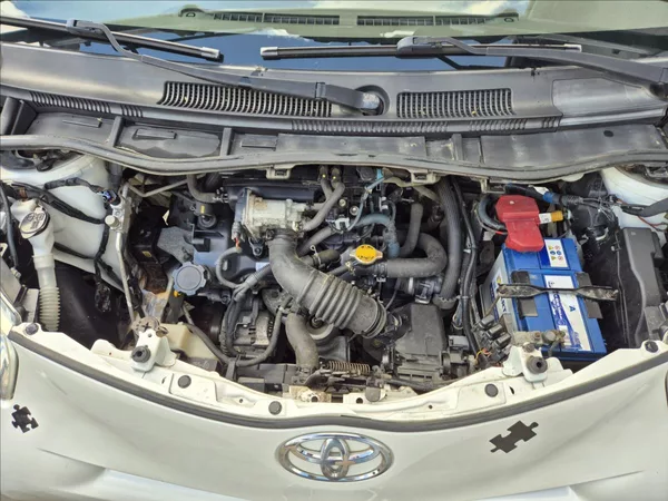 Toyota iQ 1,0 i 50Kw Klima Webasto ALU - foto 25