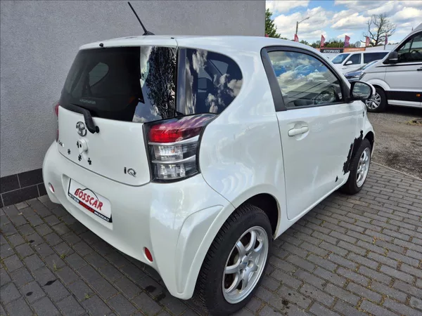 Toyota iQ 1,0 i 50Kw Klima Webasto ALU - foto 6