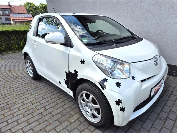 Toyota iQ 1,0 i 50Kw Klima Webasto ALU - foto 9