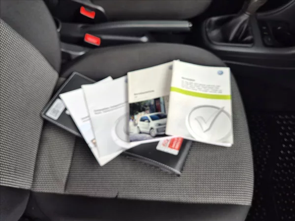 Volkswagen up! 1,0 i 5 Dv. Load Užitk. Klima - foto 23