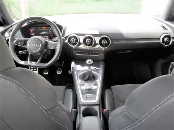 Audi TT 2,0 TDI Ultra 135Kw S-Line LED - foto 18