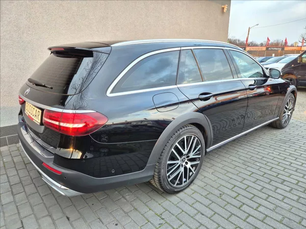 Mercedes-Benz Třídy E 3,0 400d All-Terrain 4MATIC - foto 6