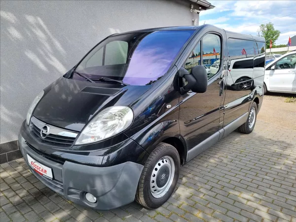 Opel Vivaro 2,5 DCi 8 Míst Webasto 2xKlima