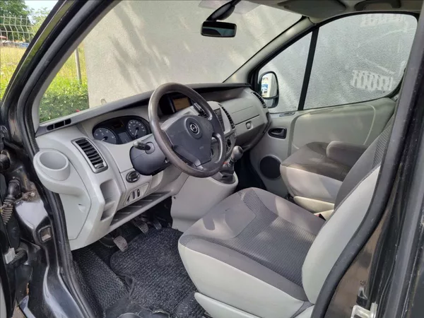 Opel Vivaro 2,5 DCi 8 Míst Webasto 2xKlima - foto 12