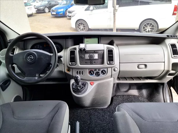 Opel Vivaro 2,5 DCi 8 Míst Webasto 2xKlima - foto 20