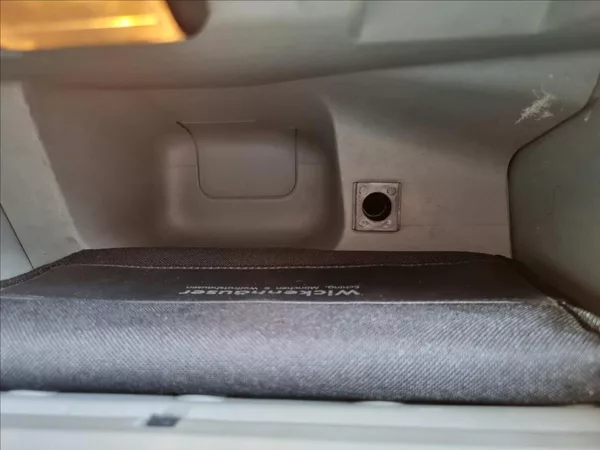 Opel Vivaro 2,5 DCi 8 Míst Webasto 2xKlima - foto 27