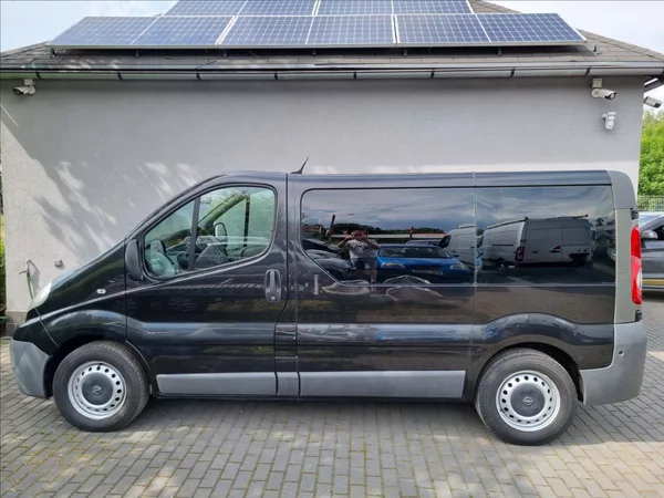Opel Vivaro 2,5 DCi 8 Míst Webasto 2xKlima - foto 3