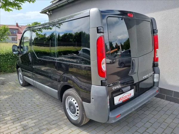 Opel Vivaro 2,5 DCi 8 Míst Webasto 2xKlima - foto 4