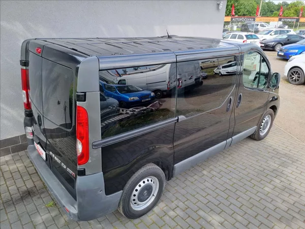 Opel Vivaro 2,5 DCi 8 Míst Webasto 2xKlima - foto 7