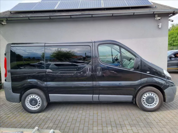 Opel Vivaro 2,5 DCi 8 Míst Webasto 2xKlima - foto 8