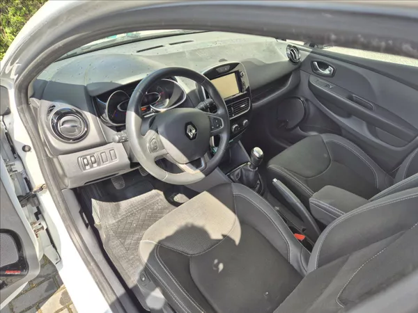 Renault Clio 1,2 i GrandTour Klima Výhřev - foto 12