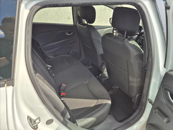 Renault Clio 1,2 i GrandTour Klima Výhřev - foto 17