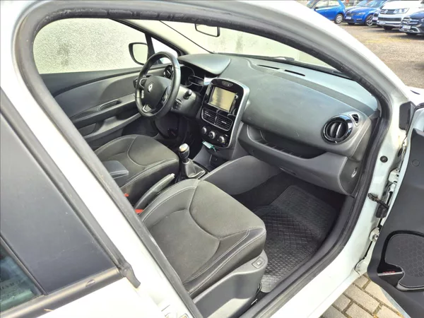 Renault Clio 1,2 i GrandTour Klima Výhřev - foto 19