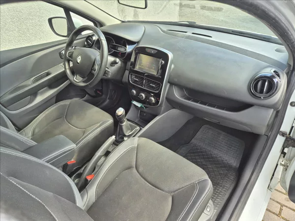 Renault Clio 1,2 i GrandTour Klima Výhřev - foto 20
