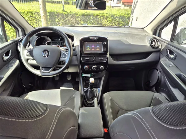 Renault Clio 1,2 i GrandTour Klima Výhřev - foto 22