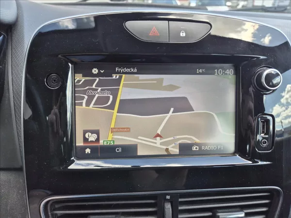 Renault Clio 1,2 i GrandTour Klima Výhřev - foto 24