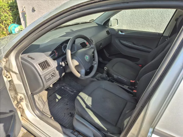 Škoda Fabia 1,4 i 16V Combi Klima 2xAirbag - foto 11
