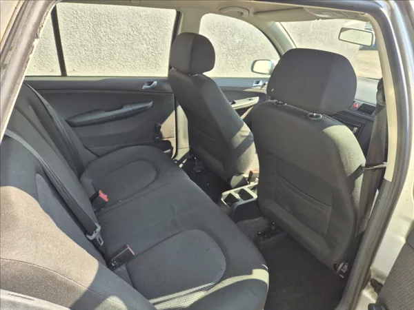 Škoda Fabia 1,4 i 16V Combi Klima 2xAirbag - foto 18
