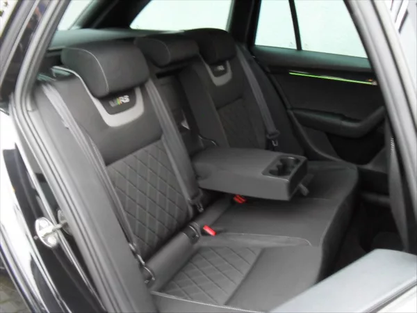 Škoda Octavia 2,0 RS 4x4 DSG LED Panoram DPH - foto 17