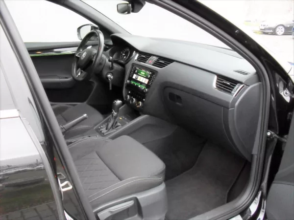 Škoda Octavia 2,0 RS 4x4 DSG LED Panoram DPH - foto 19